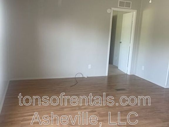 2nd image of 205 Wormie Ln