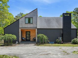 12 North Quarter Rd, Westhampton, NY 11977