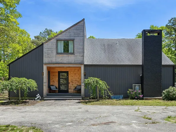 12 North Quarter Rd, Westhampton, NY 11977