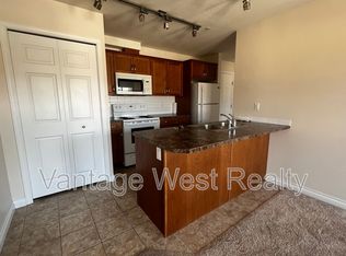 598 Sutherland Ave #404, Kelowna, BC V1Y 5X1