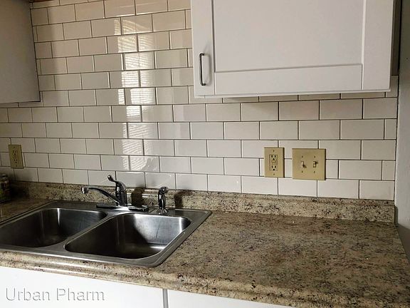 4th image of 550 Spencer St NE