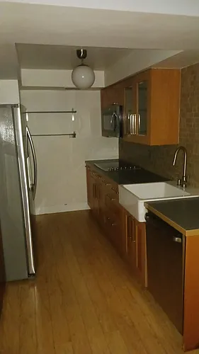 5247 Vineland Rd Photo 1
