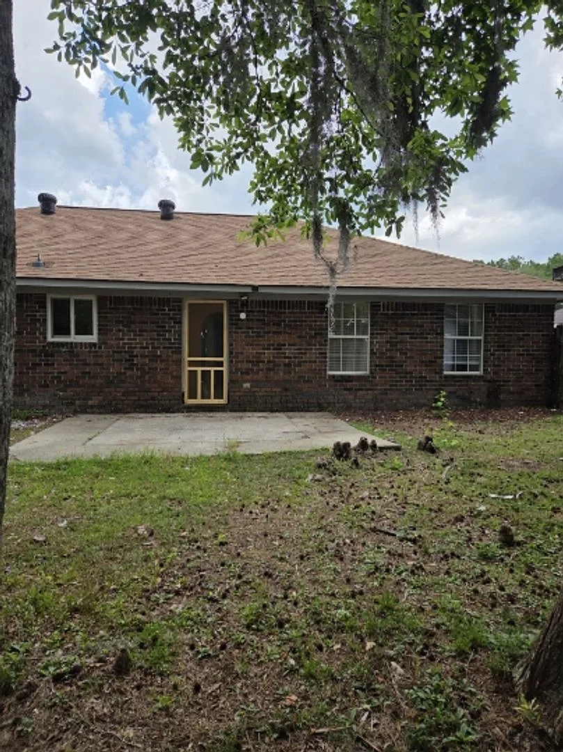 4 bedroom beautiful home available now! — Photo 1