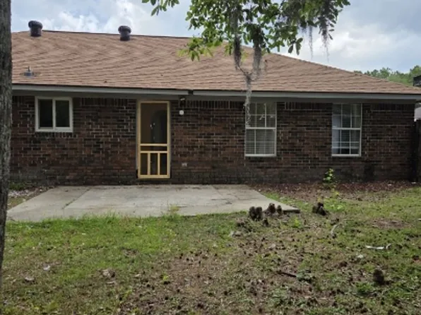 945 Ruth Dr, Hinesville, GA 31313