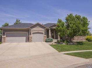 4304 E Fountain Cir, Sioux Falls, SD 57103
