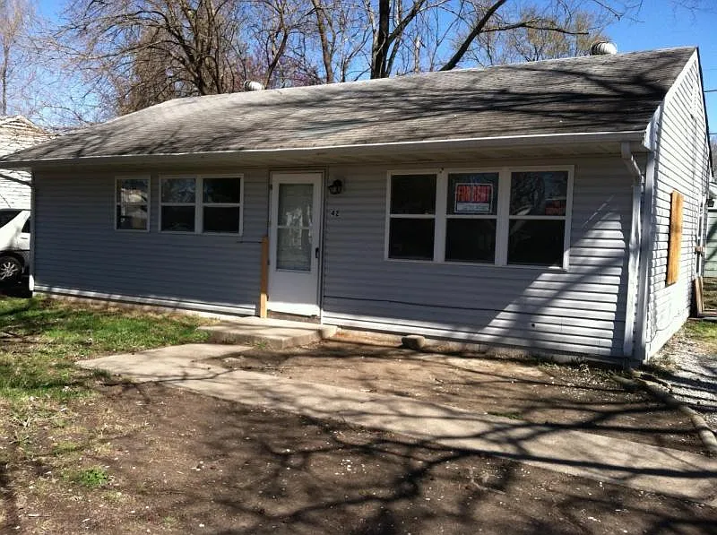 42 Louise Ln photo 1
