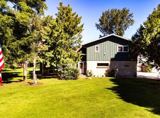 2145 Hickory Ln, Oshkosh, WI 54901