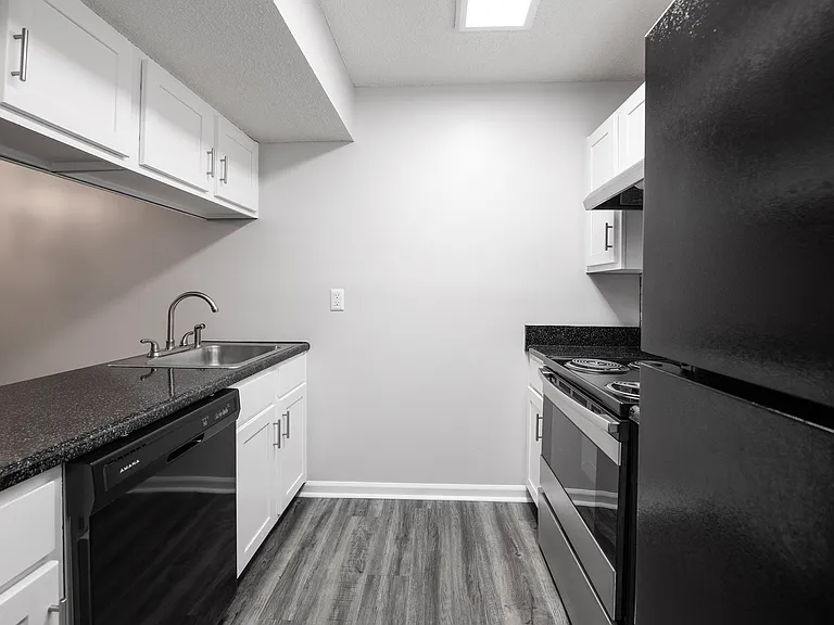 Park Hills Apartments — Photo 7