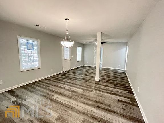2nd image of 473 Morningside Dr NE