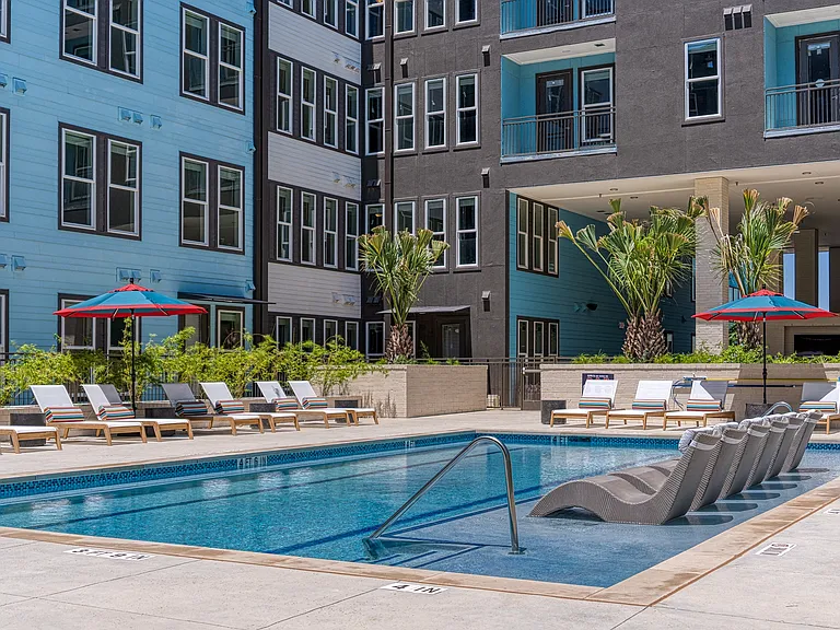 Alexan Riverside — Photo 17
