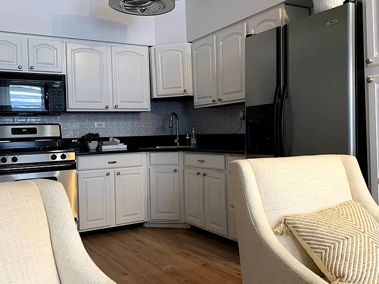 625 S Loomis St #1 — Photo 11