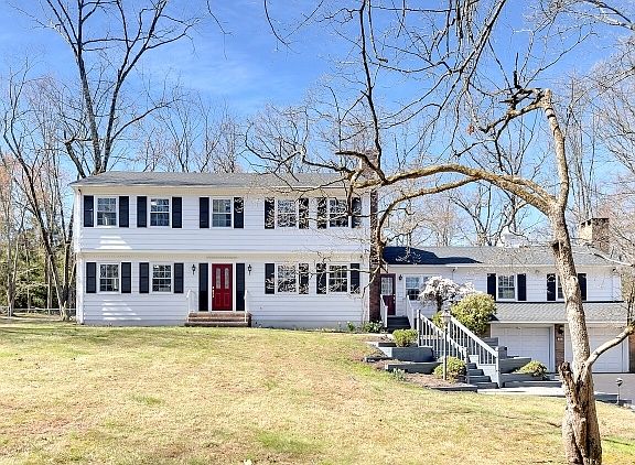 2nd image of 54 Robin Glen Rd