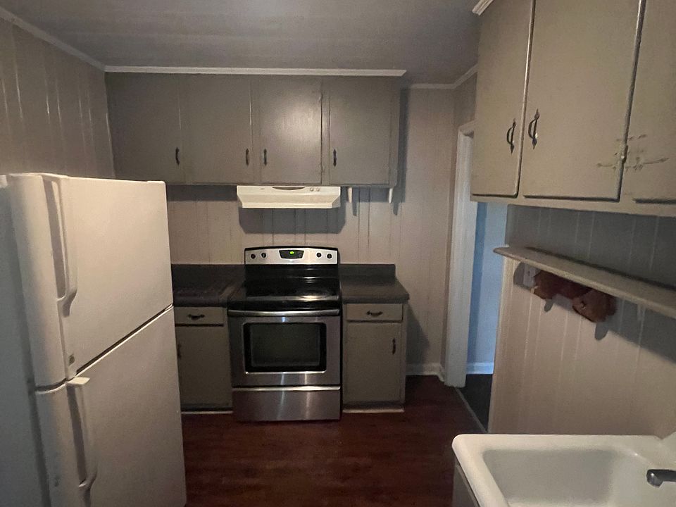 1st image of 201 E Pinson St