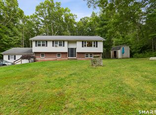 139 Puddin Ln, Mansfield, CT 06250