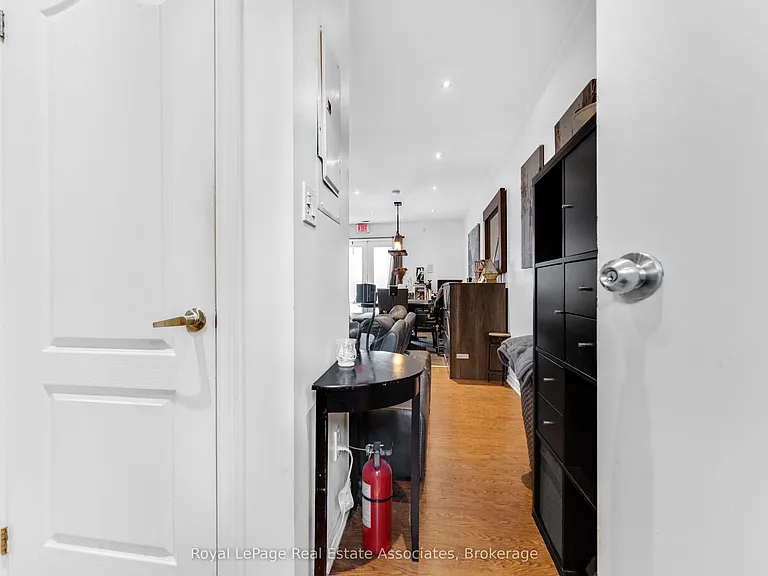 48 Mississauga Rd N #1 — Photo 7