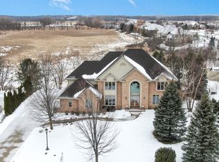 3565 Horseshoe Bend Ct, Brookfield, WI 53045