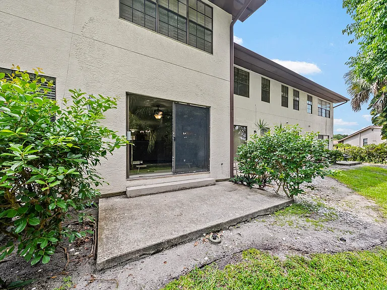 5312 Treetops Dr #H-102 — Photo 24