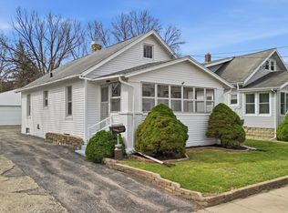 318 Spruce St, Dixon, IL 61021