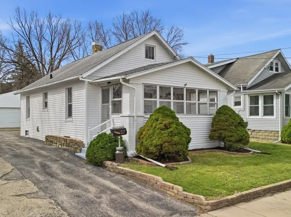 318 Spruce St, Dixon, IL 61021