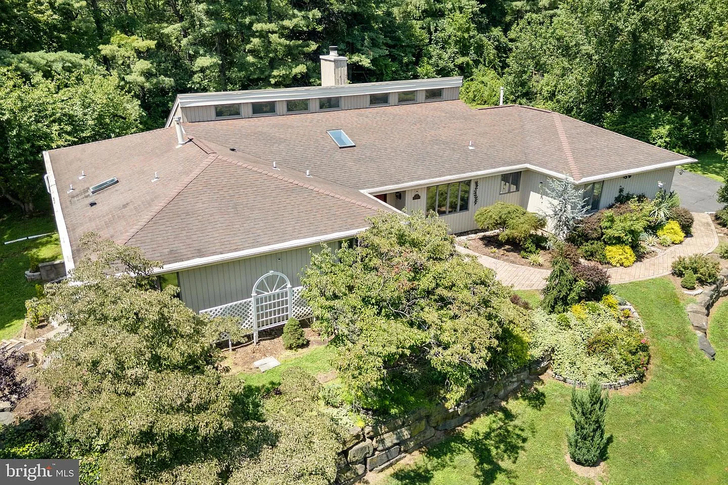 12 Oak Pl photo 1