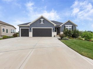 24736 W 112th St, Olathe, KS 66061