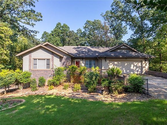 2nd image of 12 Glenbarr Cir