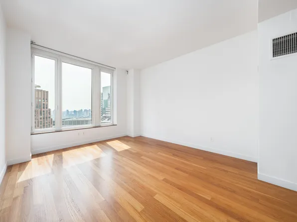 15 William Street 39F image 2 of 20