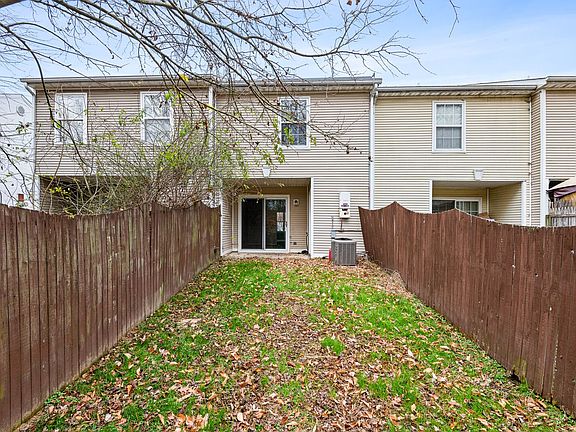 4th image of 133 Creekside Ct