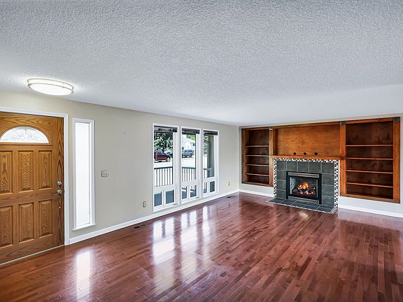 5th image of 25411 E Wabash Cir