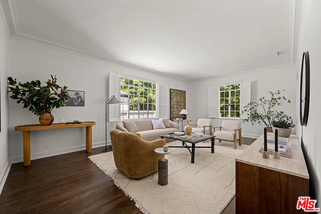 1 bed, 1.0 bath, 903 sqft, $4,970 — Photo 2