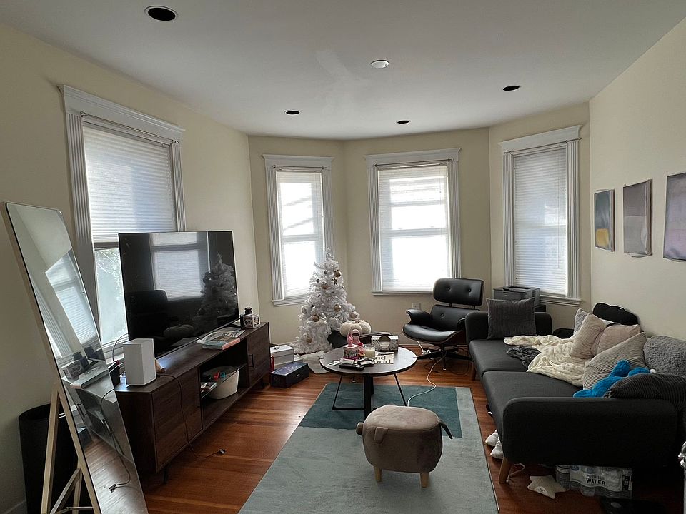 1st image of 45 Montfern Ave #1
