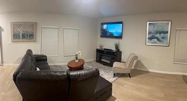 750 Ambleside Dr — Photo 3