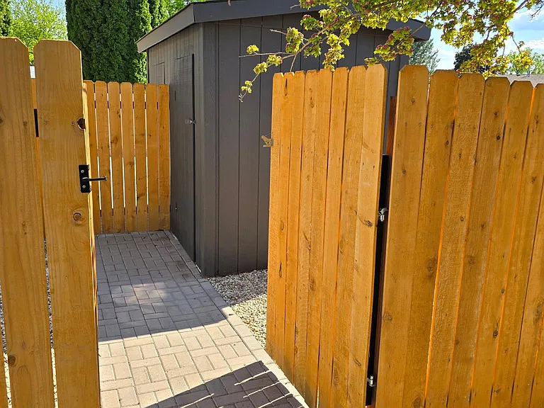 1117 N Adams St — Photo 14