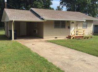 702 W 16th St, Webb City, MO 64870