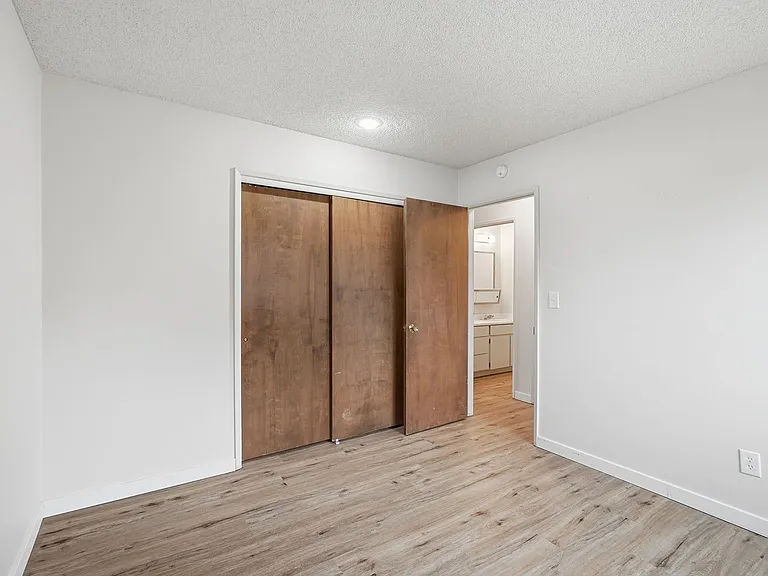 3102 E 27th Ave — Photo 85