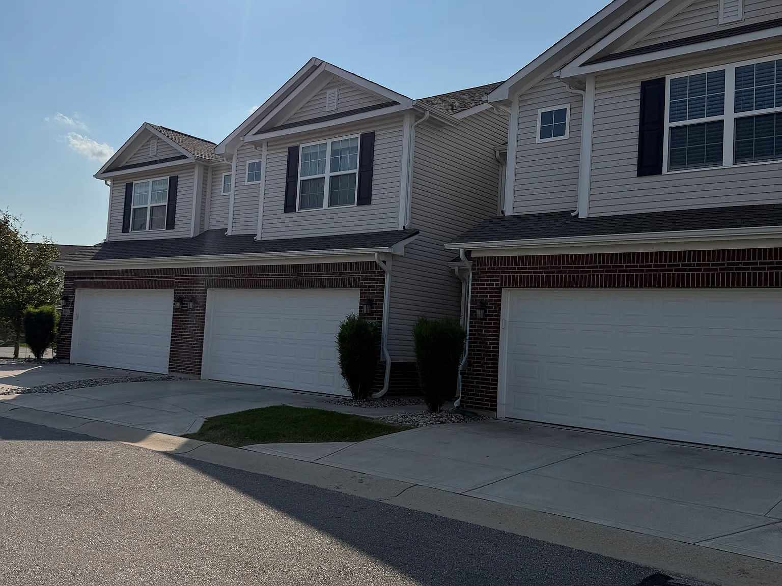 3 bed, 2.5 bath, 1746 sqft, $2,195 — Photo 4