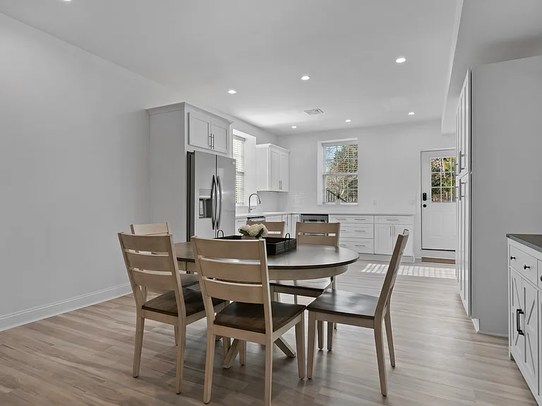 490 Montauk Hwy — Photo 38