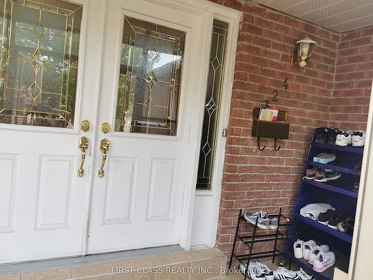 324 Winfield Ter #MAIN2ND FLOOR — Photo 3