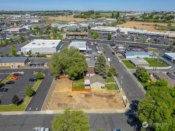 402 E Walnut Avenue, Moses Lake, WA 98837