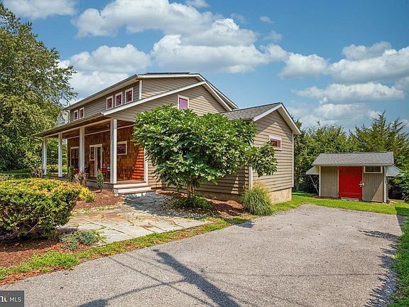 2nd image of 219 Lockwood Ct