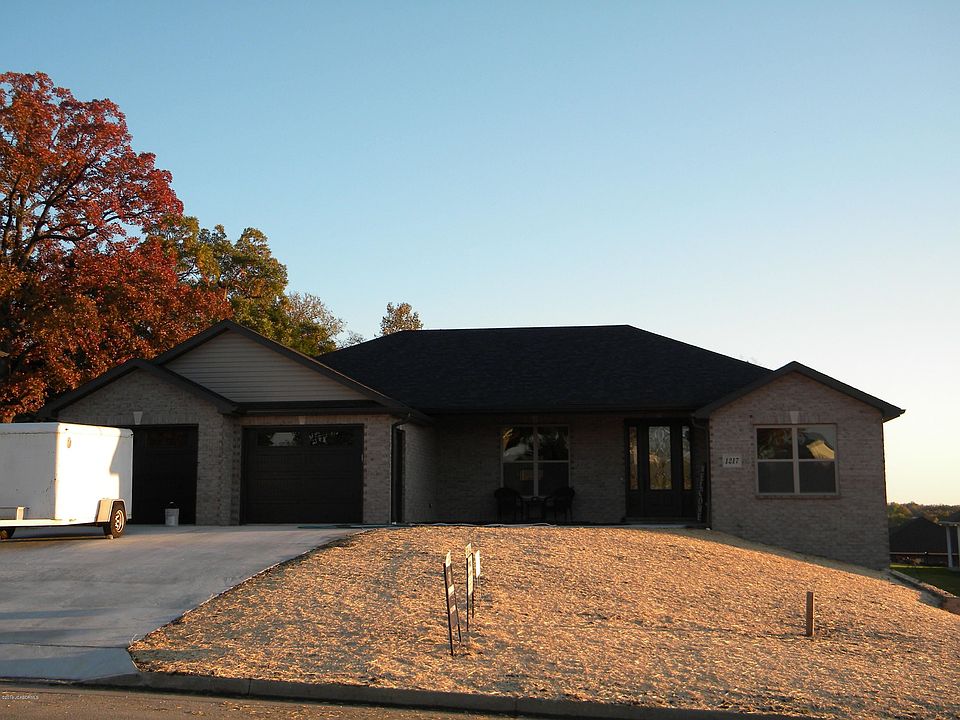 1st image of 1217 Pleasant Valley Dr