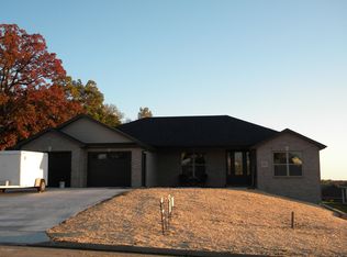 1217 Pleasant Valley Dr, Jefferson City, MO 65109