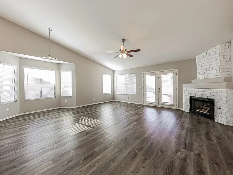 4317 W Electra Ln — Photo 6