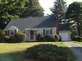 5 Derby Rd, Port Washington, NY 11050