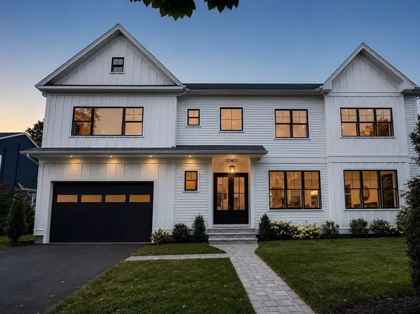 9 Morseland Ave, Newton Center, MA 02459
