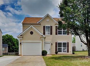 2717 Blackberry Ridge Ln, Charlotte, NC 28208