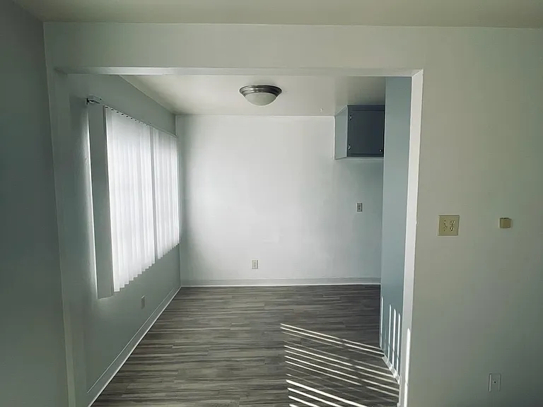 2341 Walnut Ave #4 — Photo 4