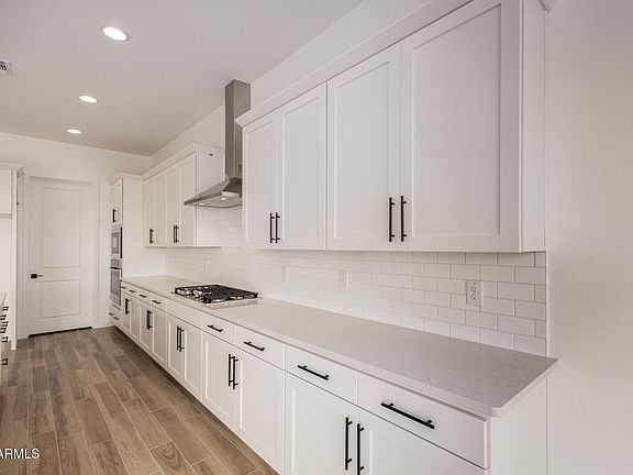 3rd image of 18203 W WATKINS Street