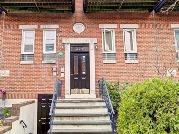 5th image of 224 Monroe St APT 2FS