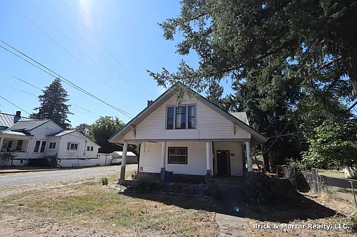292 NE Alder St Photo 1